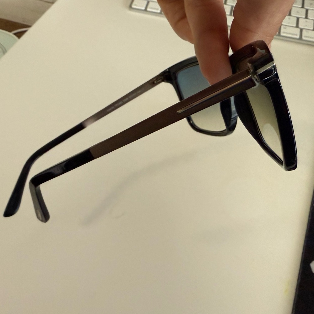 TOM FORD Karlie T392. Black frame with blue gradient shades. - Picture 10 of 12